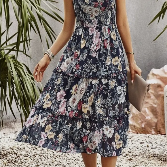 NWT Navy Floral Print Hem Ruffle Ruched Sleeveless Dress - Picture 2 of 3